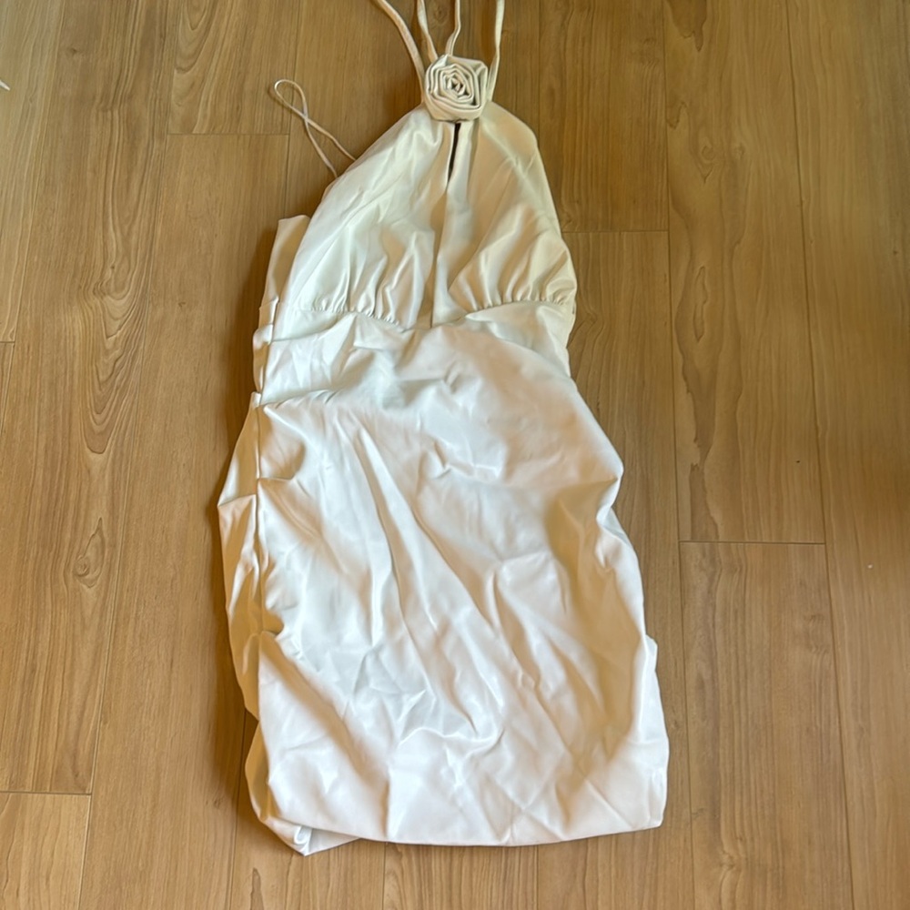 Akira White Flower Halter Dress - Picture 4 of 8